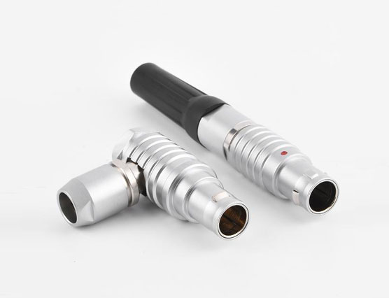 推拉自锁连接器有哪些特点？